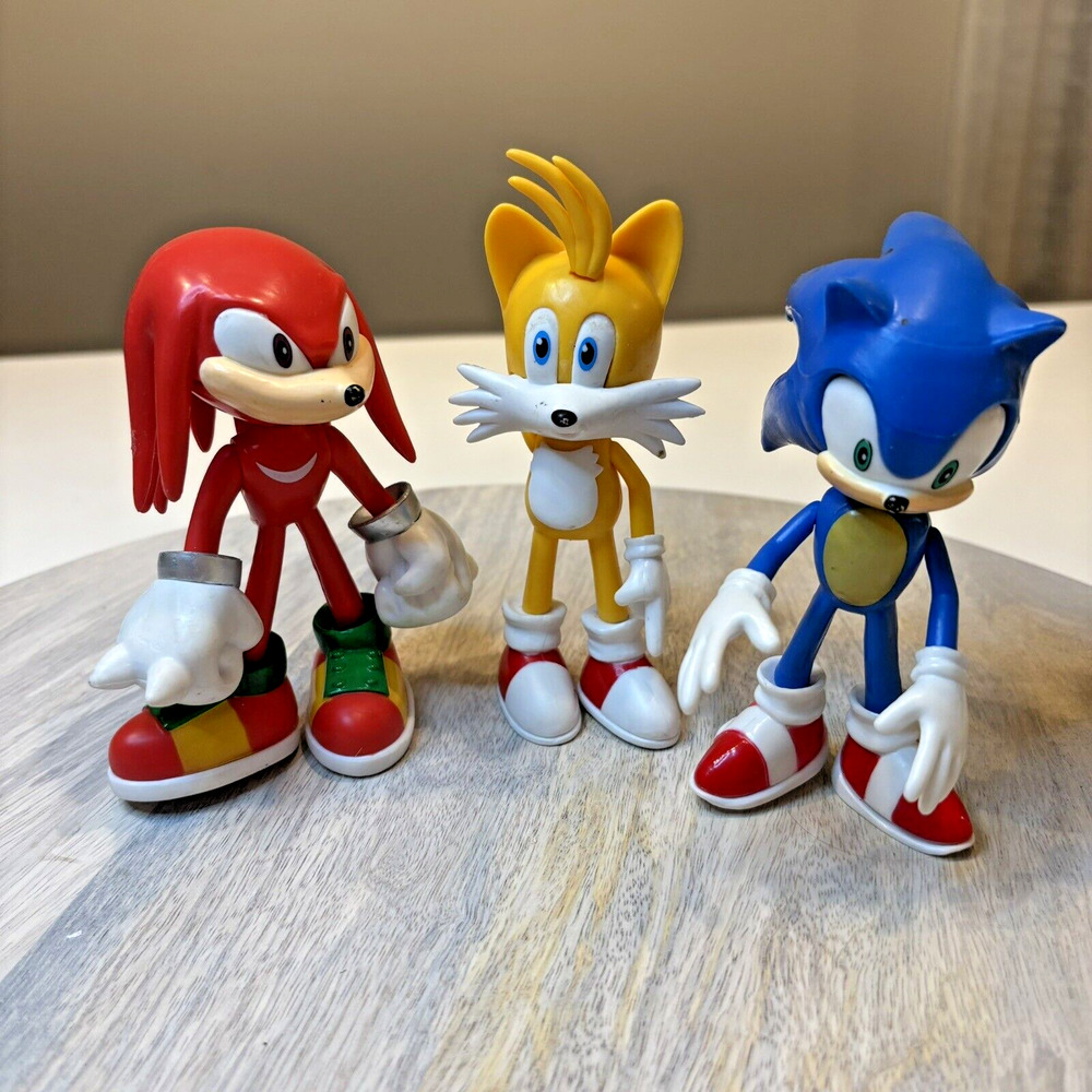 **Lot Of 3 Sonic The Hedgehog Character Figures